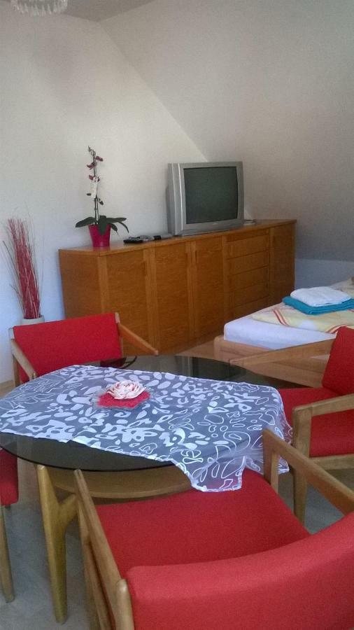 Ferienwohnung Am Bodensee Mit 3 Schlafzimmer Ueber 2 Etage Mit Kleine Balkon Bis 7 Personen 위버링겐 외부 사진